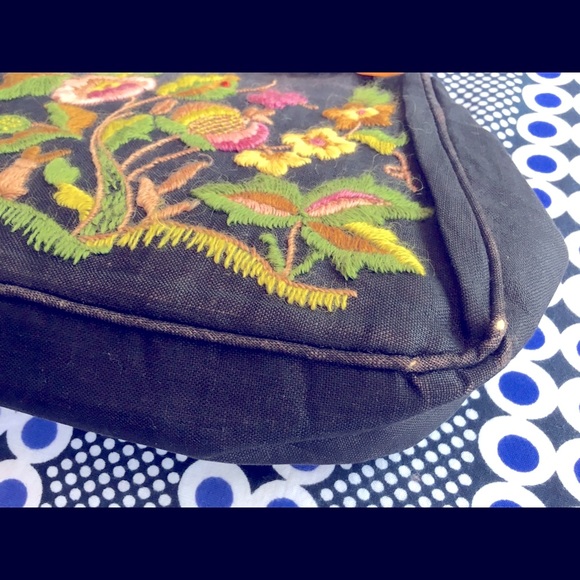 Adorable!!! Denim and crewel vintage purse 💕 - Picture 9 of 14